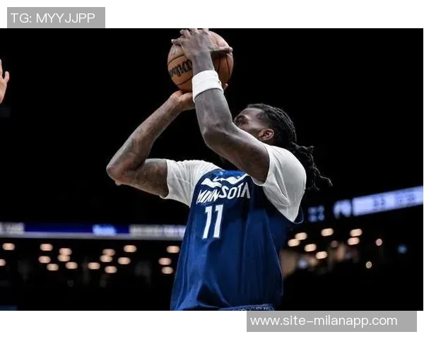 迪文岑佐表现稳定8投4中三分球命中率高效贡献13分4助攻2抢断