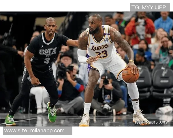 夸梅直言字母与詹姆斯不合适湖人若引入将面临巨大罚款压力