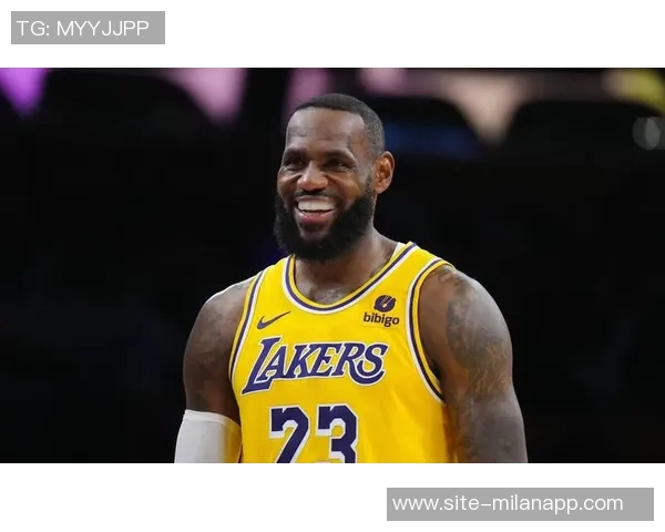 老詹依旧能打但防守短板让球队陷入困境 老詹依旧能打但防守短板让球队陷入困境